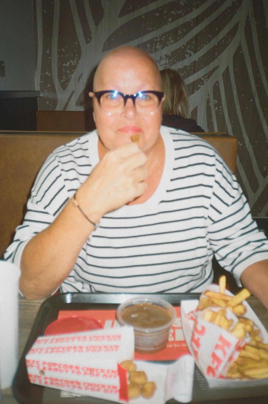mum à la kfc. as per the earlier landscapes, portraits from this distance also allow the camera…